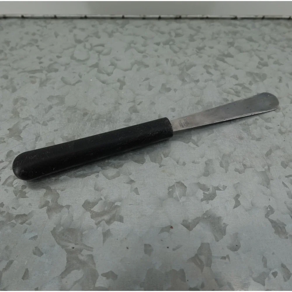 Pampered Chef Retired Avacado‎ Knife Black Handle Kitchen Tool